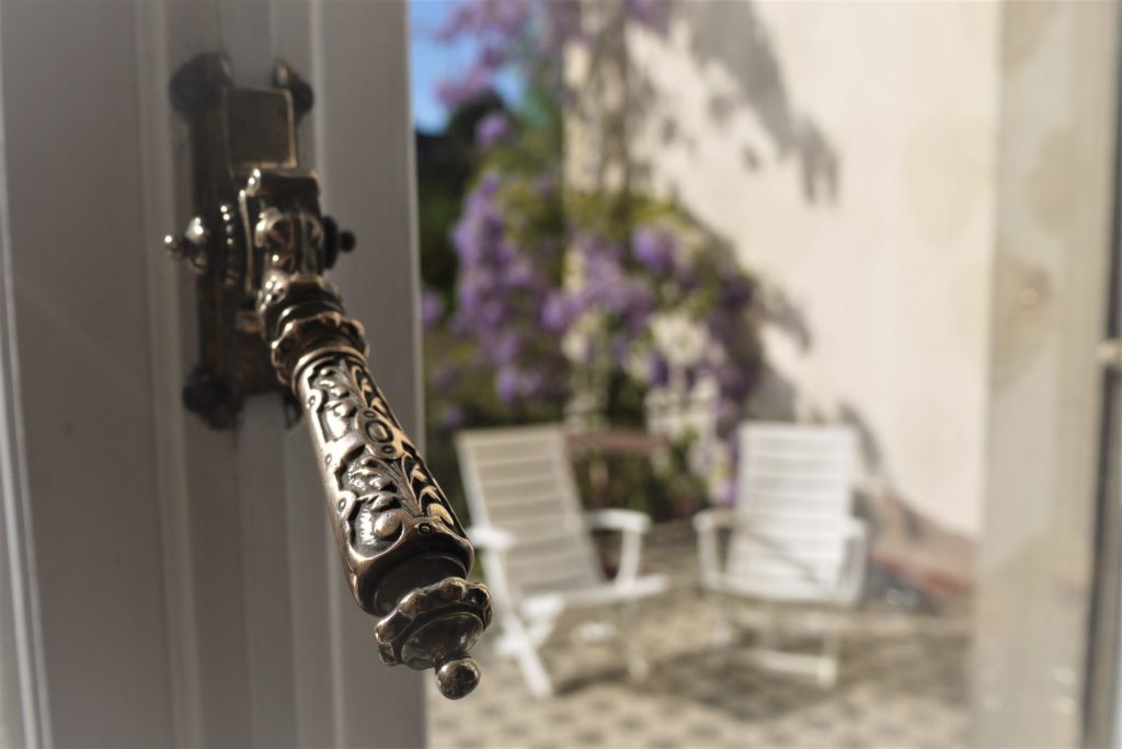 Détail d'une poignée de porte