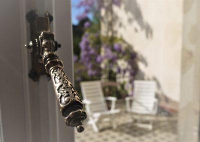 Détail d'une poignée de porte