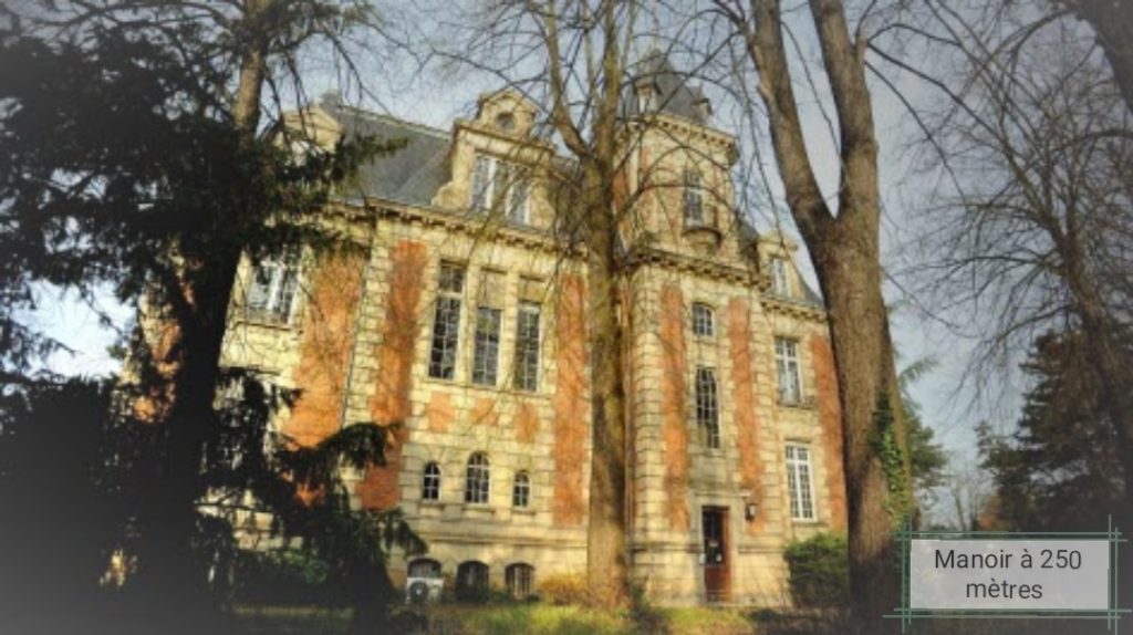 Un manoir à 250 mètres