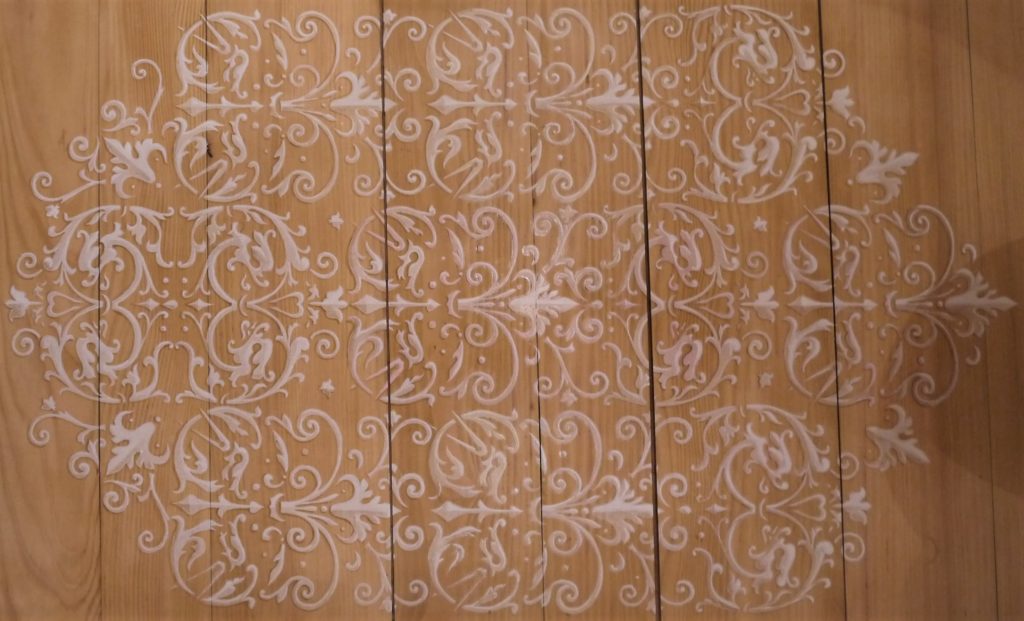 Pochoir - huile sur plancher bois